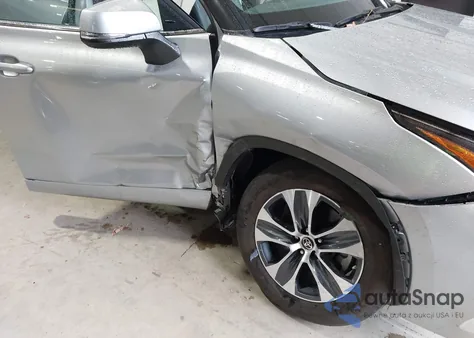 2023 Toyota Highlander Xle z USA, uszkodzony, nr VIN 5TDKDRAH3PS513708